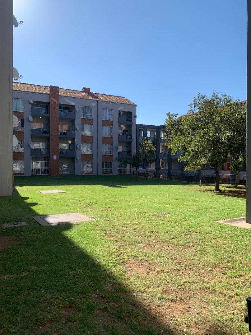 2 Bedroom Property for Sale in Waterkloof Glen Gauteng