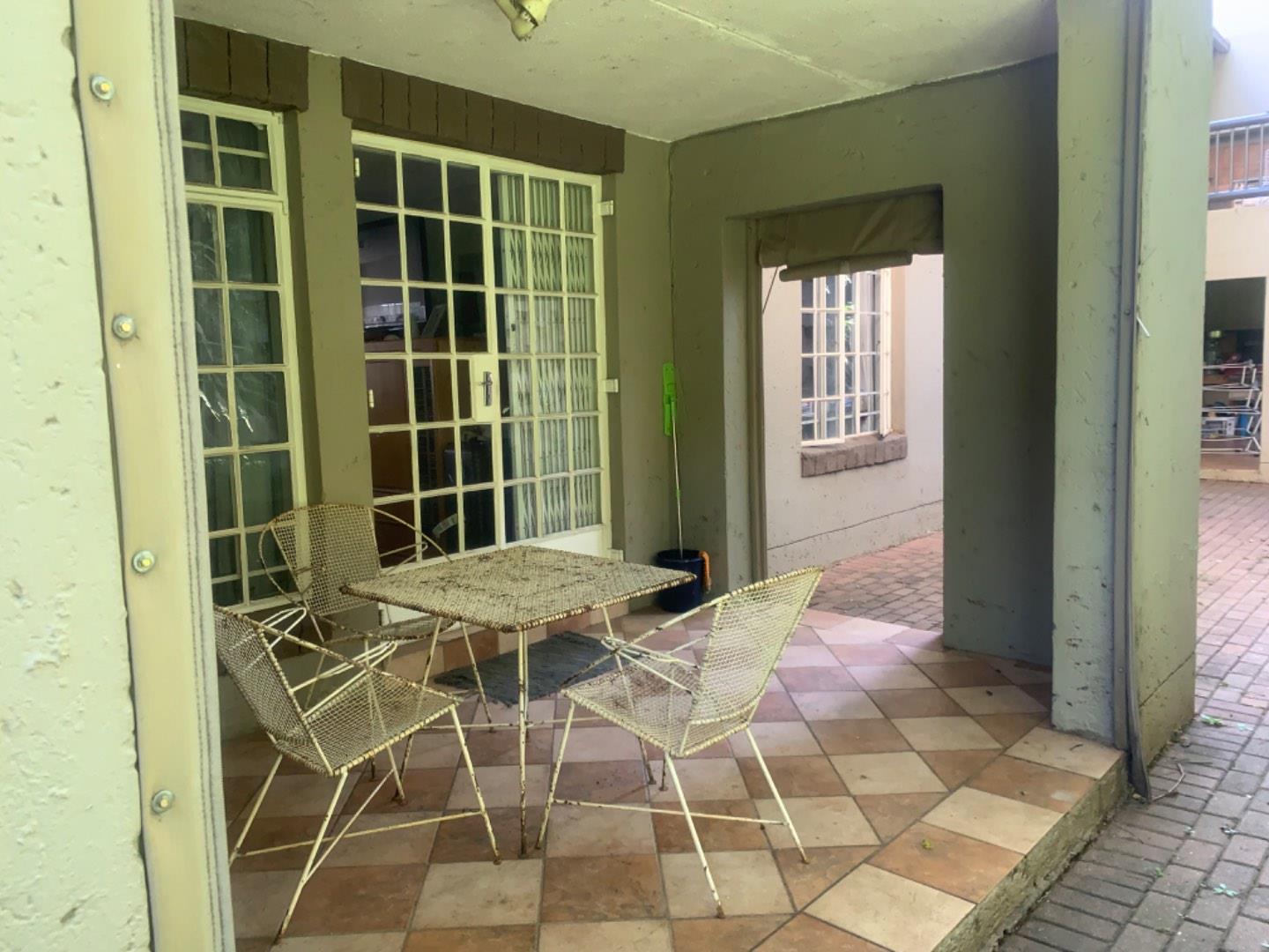 2 Bedroom Property for Sale in Faerie Glen Gauteng