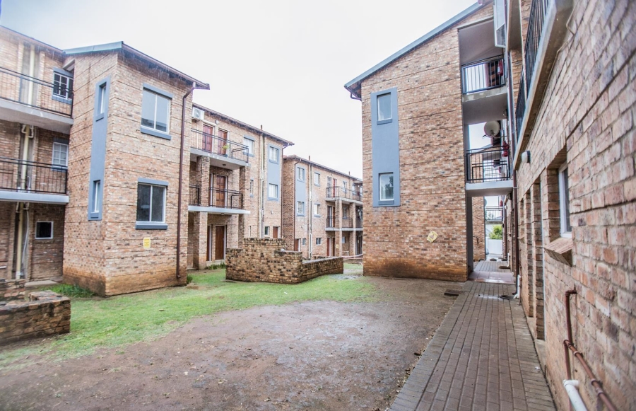 1 Bedroom Property for Sale in Newmark Estate Gauteng