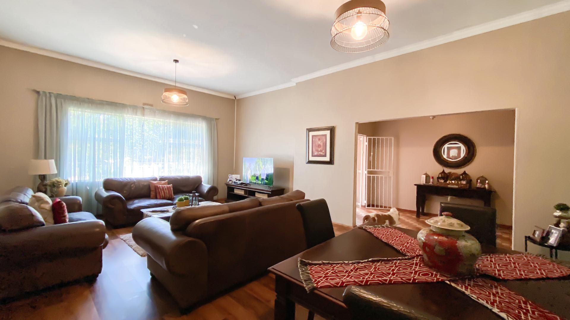 4 Bedroom Property for Sale in Parkhill Gardens Gauteng