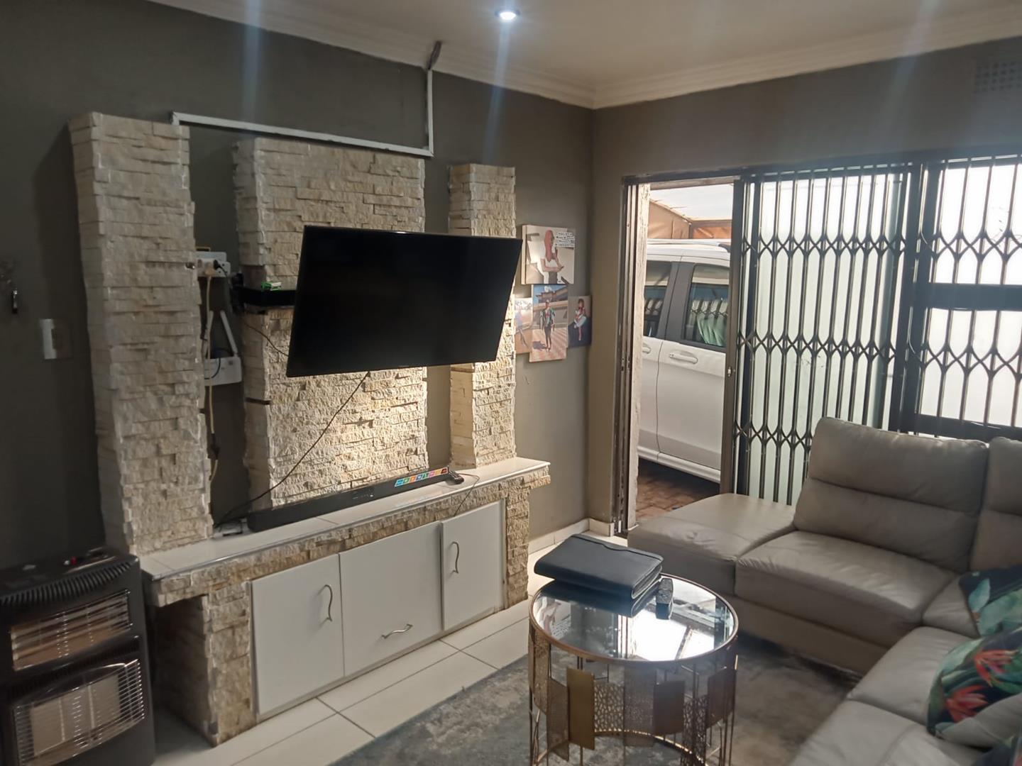 3 Bedroom Property for Sale in Khumalo Gauteng