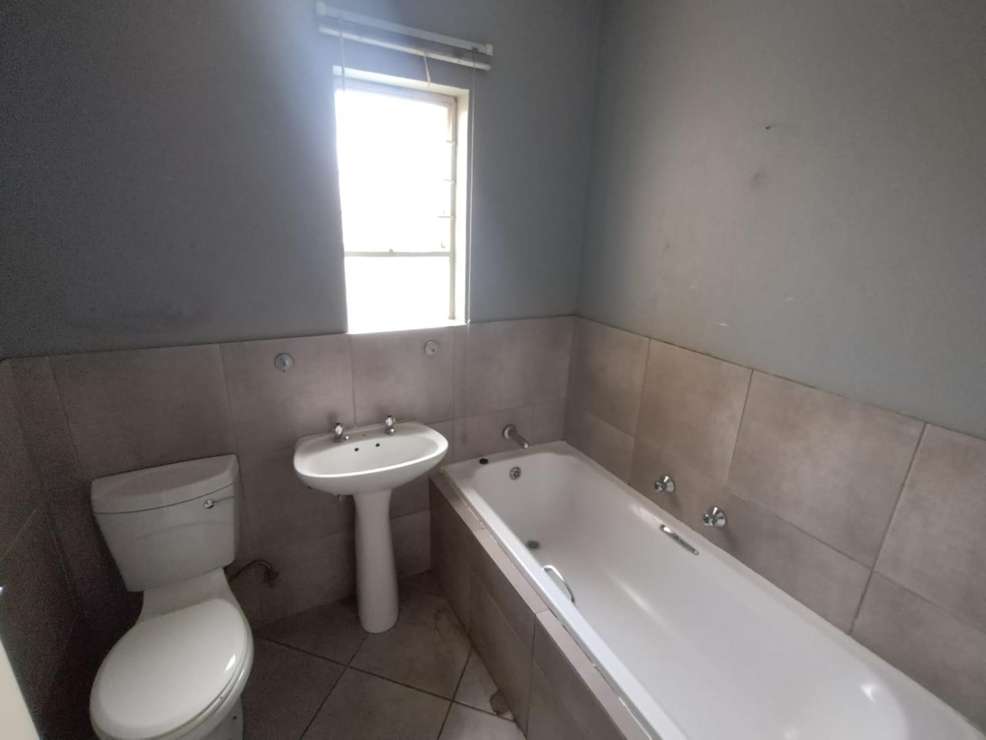 2 Bedroom Property for Sale in Albertsdal Gauteng