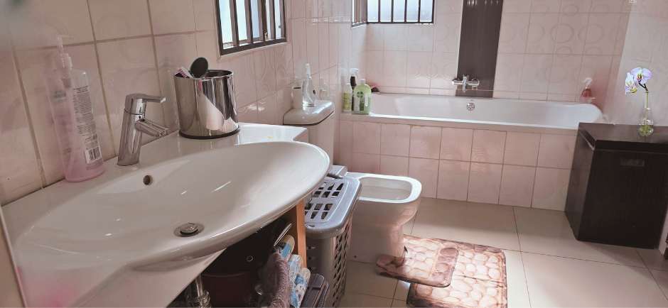 3 Bedroom Property for Sale in Mulbarton Gauteng