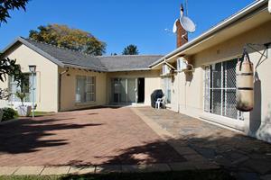 5 Bedroom Property for Sale in Buccleuch Gauteng