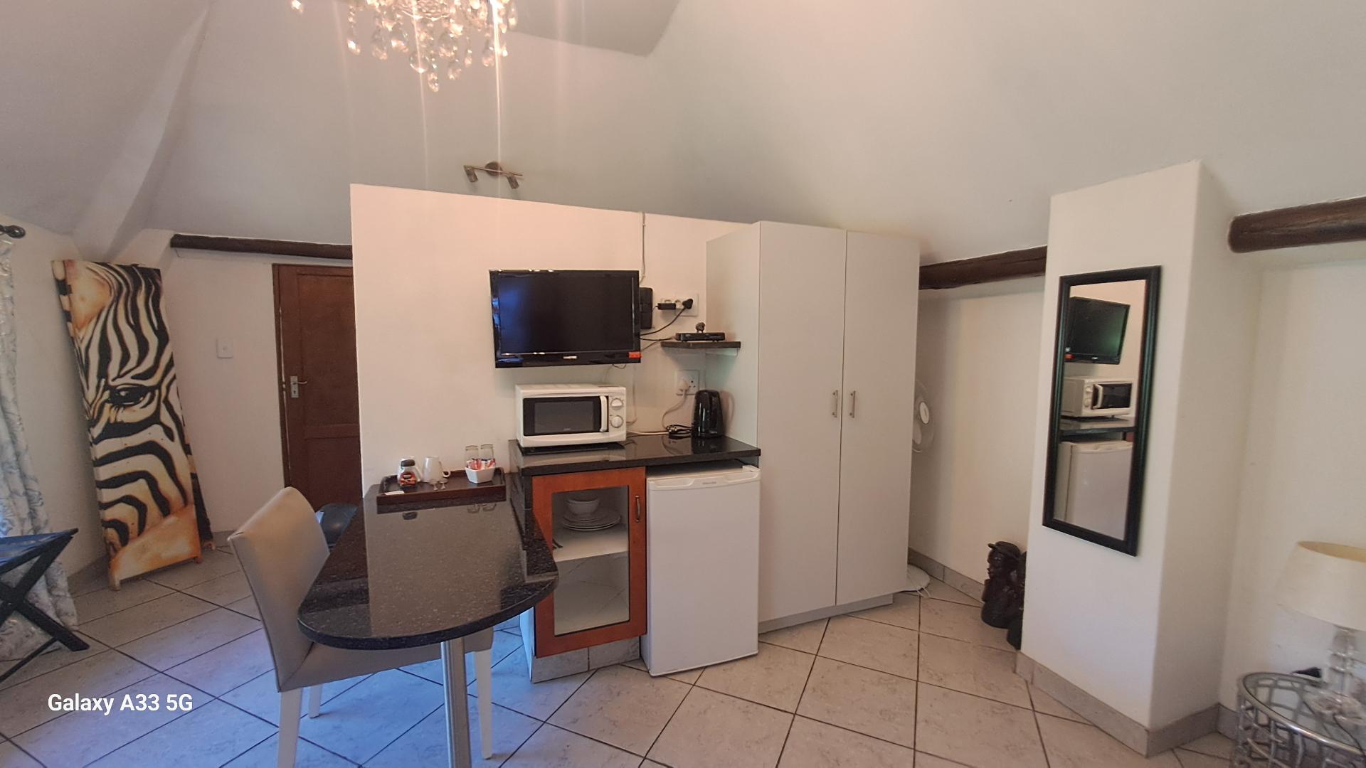 To Let 1 Bedroom Property for Rent in Woodmead Gauteng