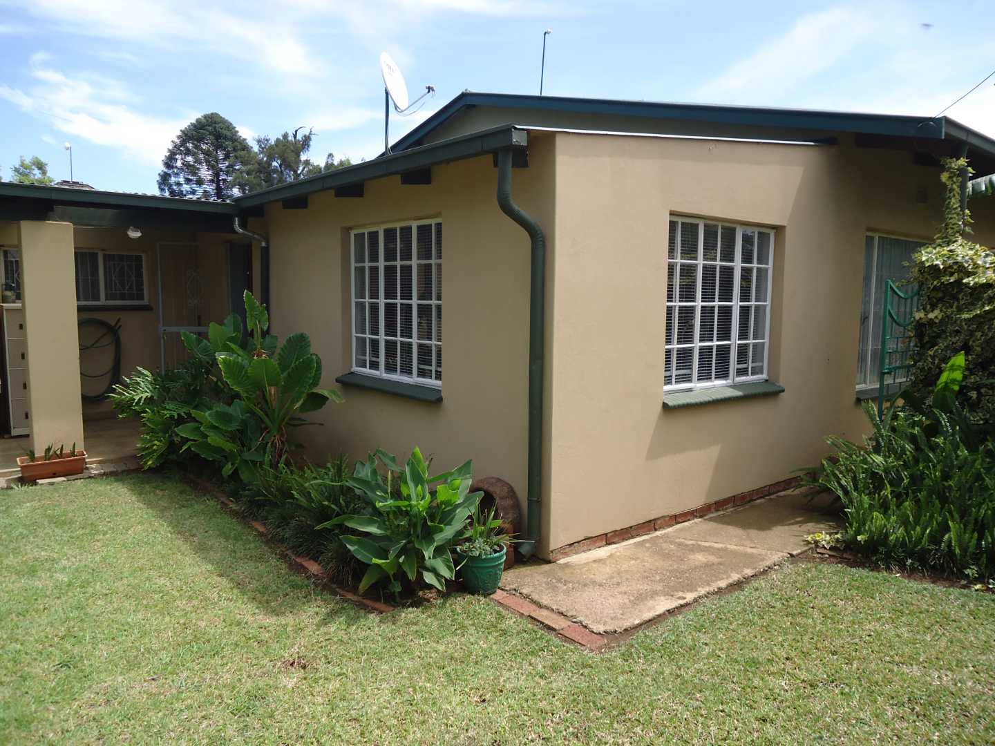 6 Bedroom Property for Sale in Roseville Gauteng