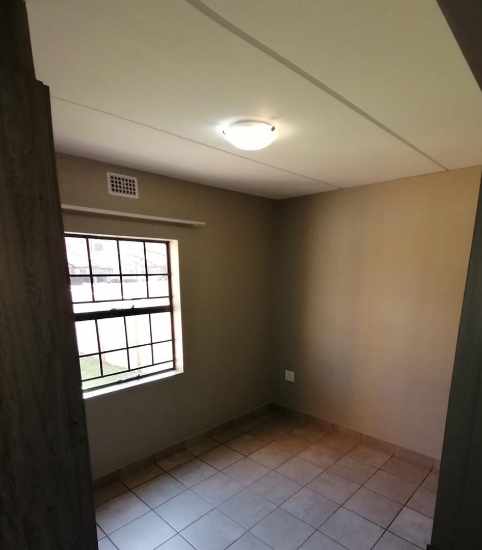 2 Bedroom Property for Sale in Montana Tuine Gauteng