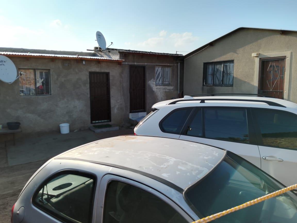 6 Bedroom Property for Sale in Olievenhoutbosch Gauteng