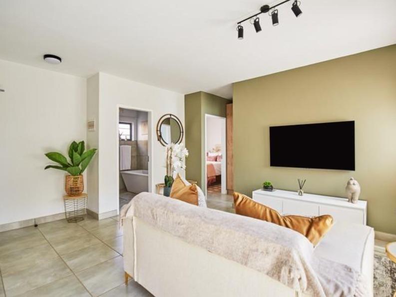 2 Bedroom Property for Sale in Orlando Gauteng