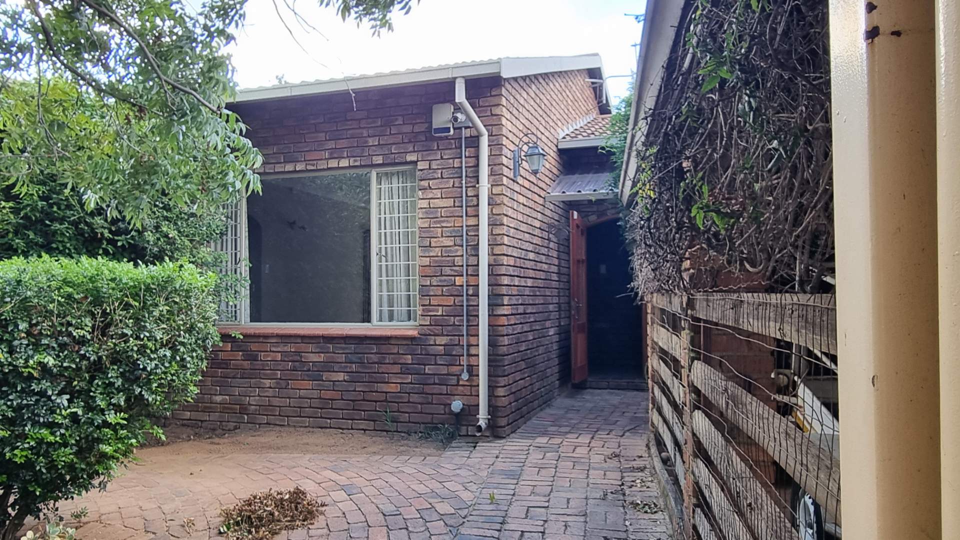 3 Bedroom Property for Sale in Halfway Gardens Gauteng