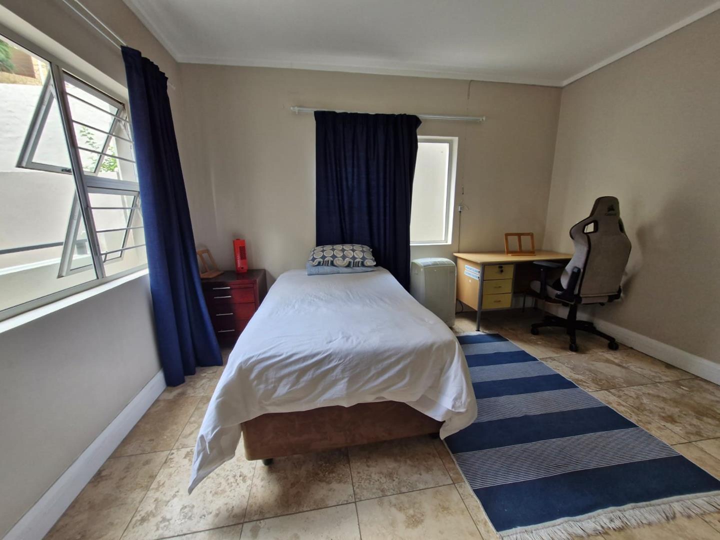 2 Bedroom Property for Sale in Hurlingham Manor Gauteng