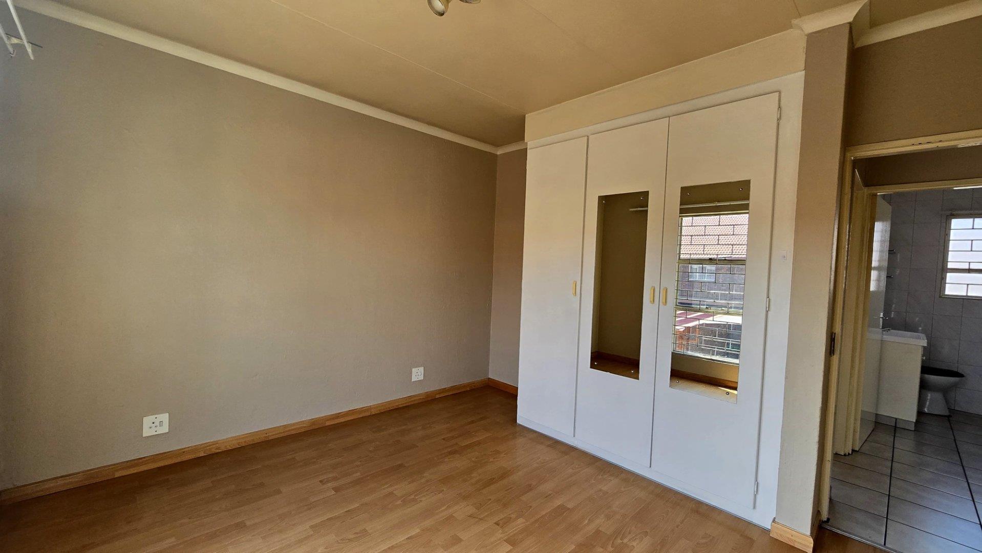 2 Bedroom Property for Sale in New Redruth Gauteng