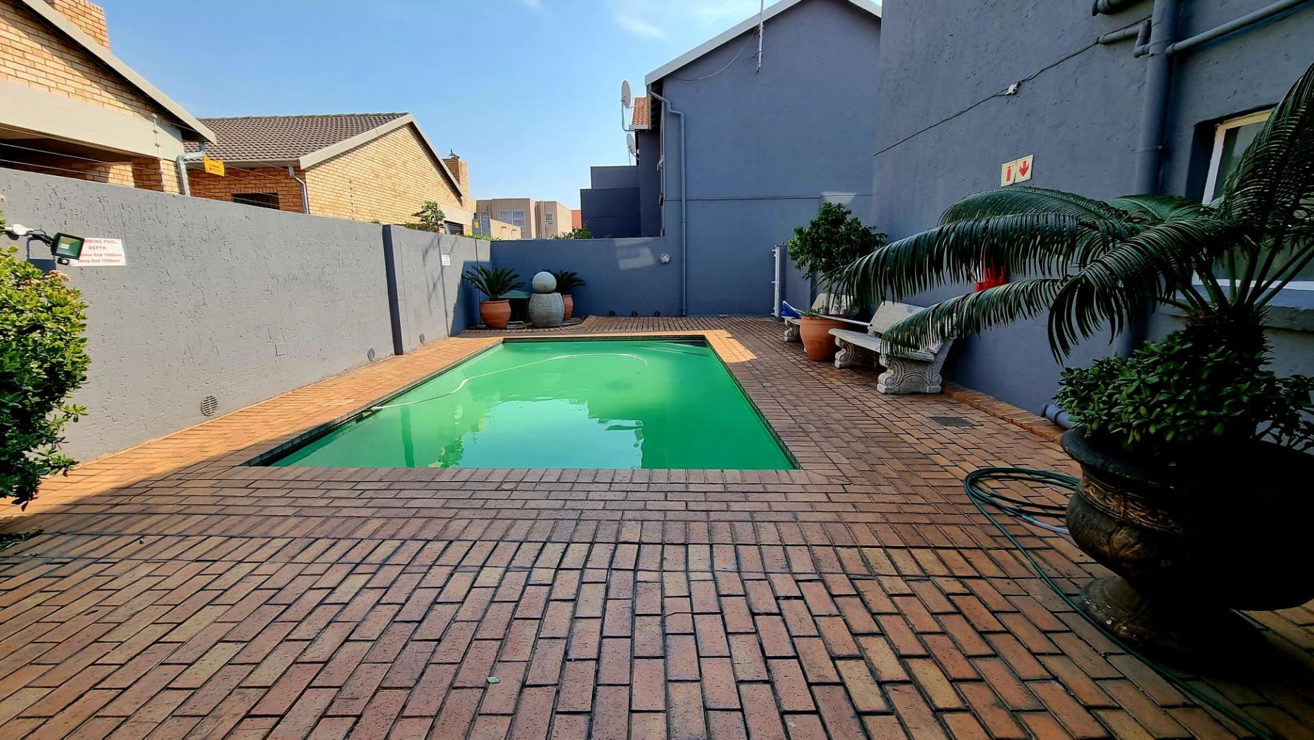 2 Bedroom Property for Sale in New Redruth Gauteng