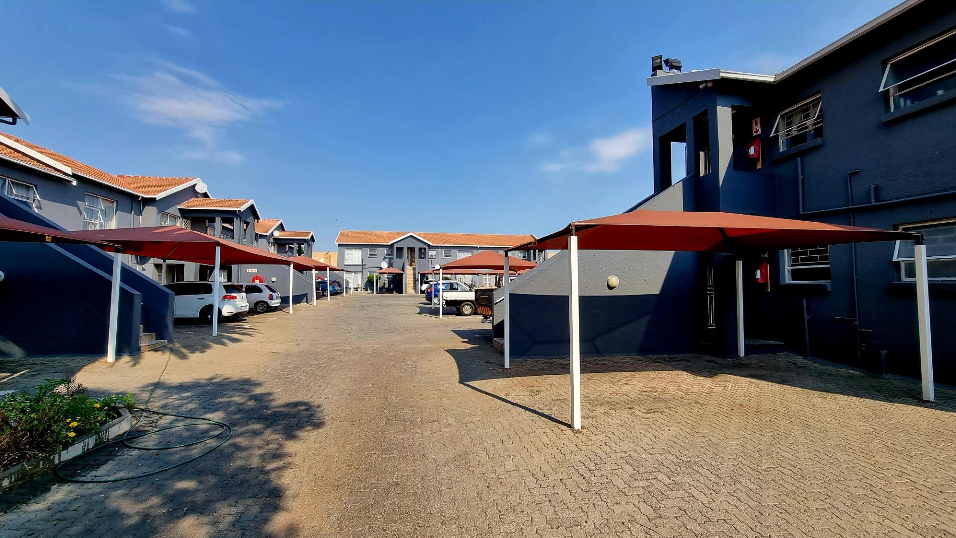 2 Bedroom Property for Sale in New Redruth Gauteng