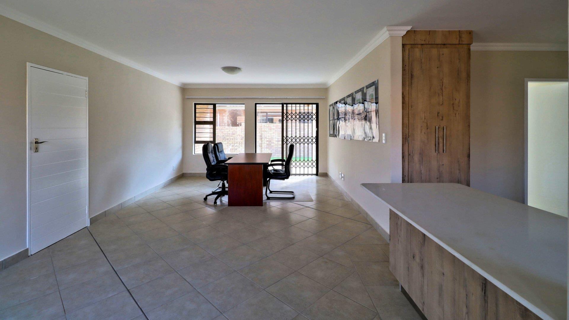To Let 2 Bedroom Property for Rent in The Wilds Gauteng