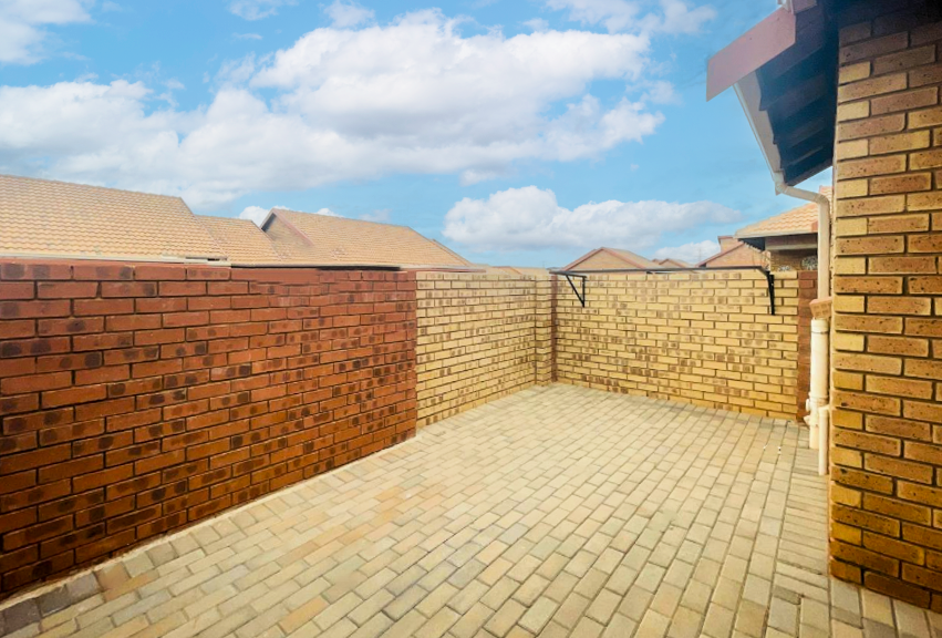 To Let 2 Bedroom Property for Rent in The Wilds Gauteng