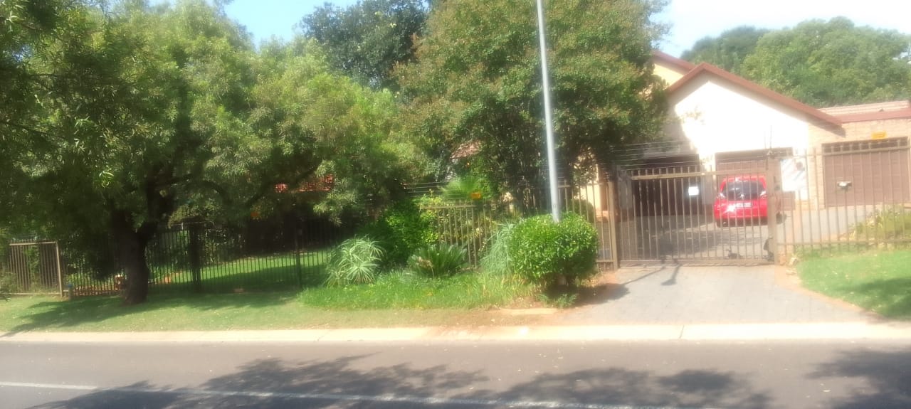 To Let 4 Bedroom Property for Rent in Centurion Central Gauteng