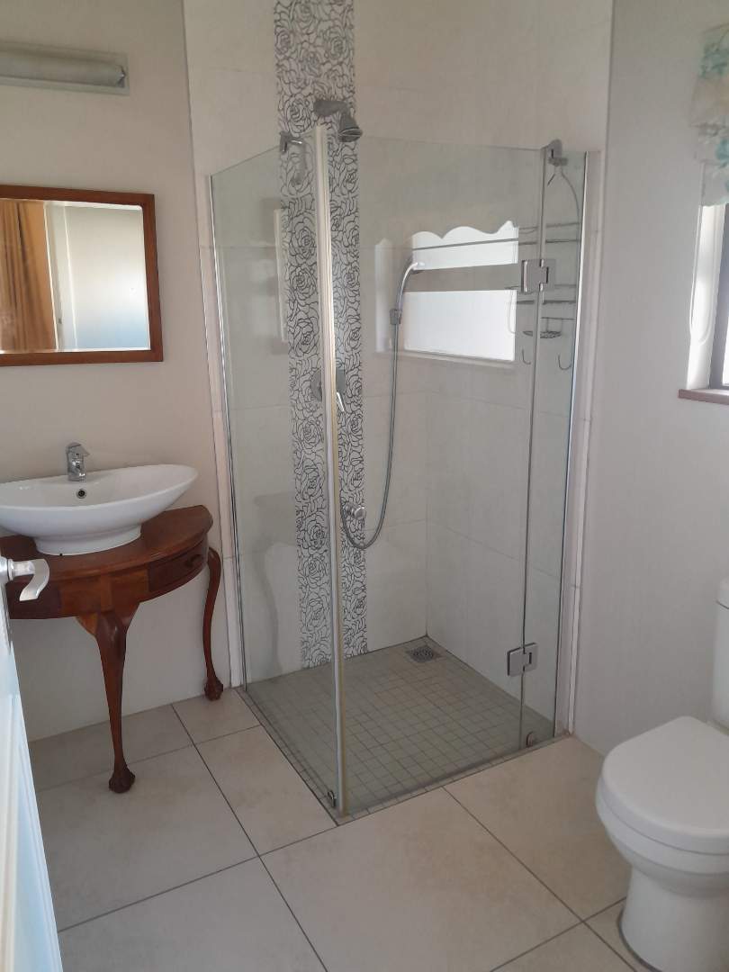 To Let 2 Bedroom Property for Rent in Waverley Gauteng