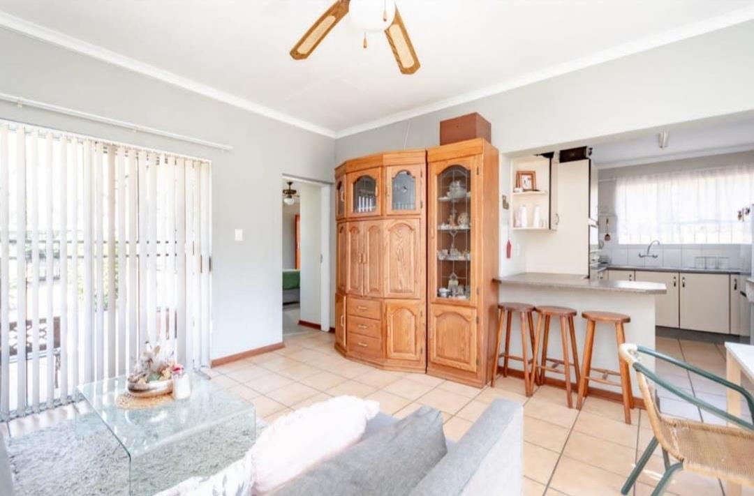 5 Bedroom Property for Sale in Lambton Gardens Gauteng