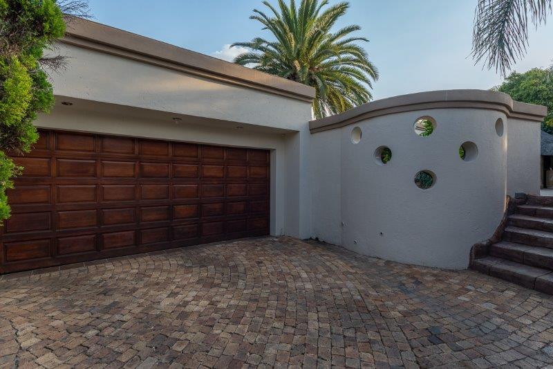 6 Bedroom Property for Sale in Glenvista Gauteng