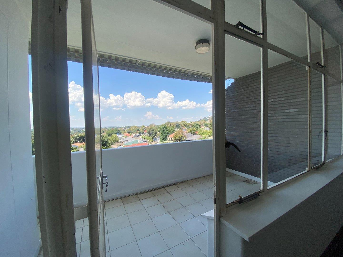 To Let 1 Bedroom Property for Rent in Houghton Gauteng