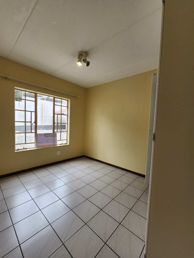To Let 3 Bedroom Property for Rent in Sonneglans Gauteng