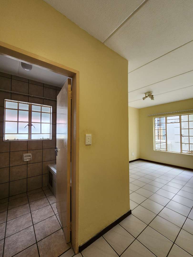 To Let 3 Bedroom Property for Rent in Sonneglans Gauteng