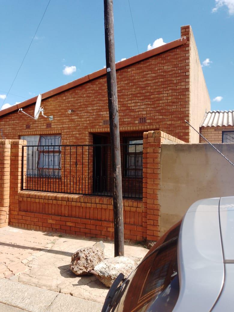 3 Bedroom Property for Sale in Naledi Gauteng