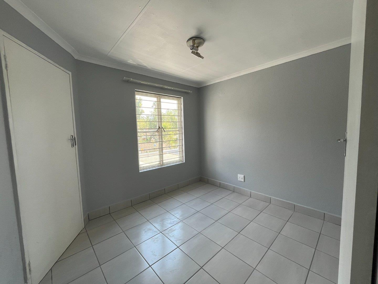 To Let 2 Bedroom Property for Rent in Radiokop Gauteng