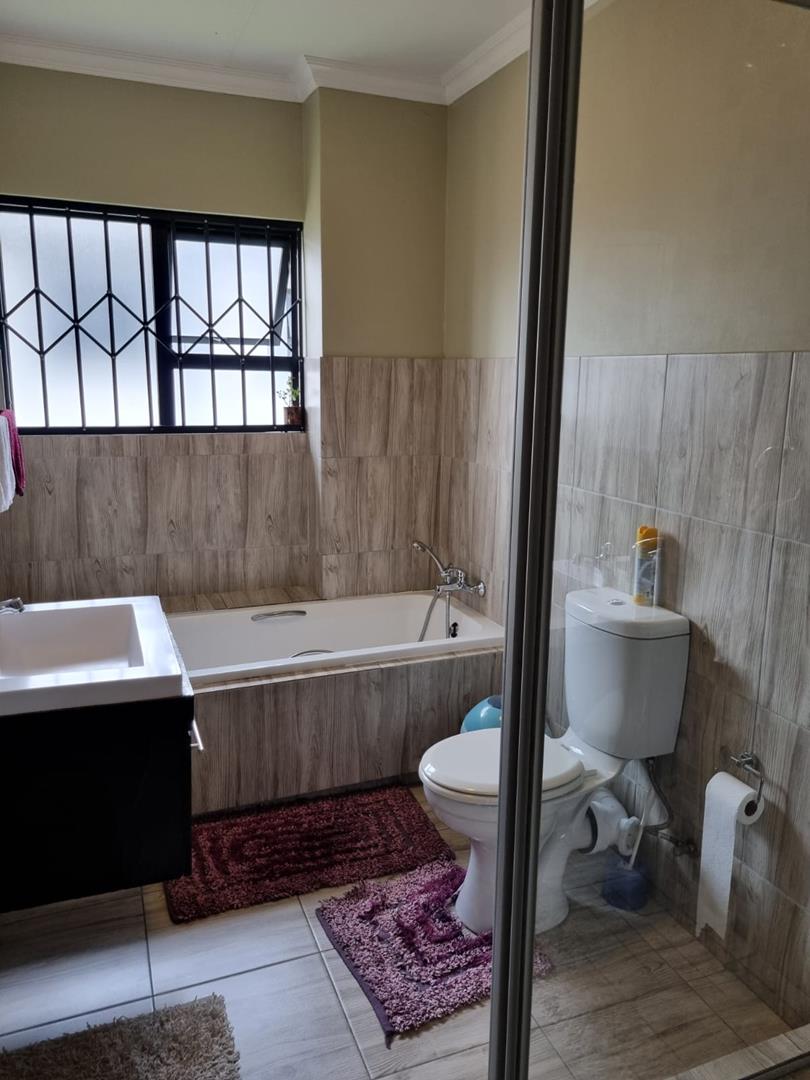 2 Bedroom Property for Sale in Noordwyk Gauteng