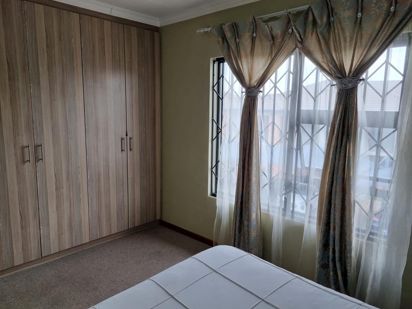 2 Bedroom Property for Sale in Noordwyk Gauteng