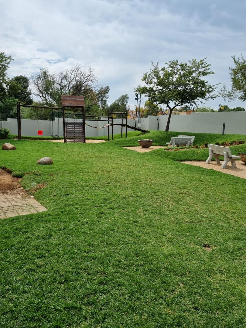 2 Bedroom Property for Sale in Noordwyk Gauteng