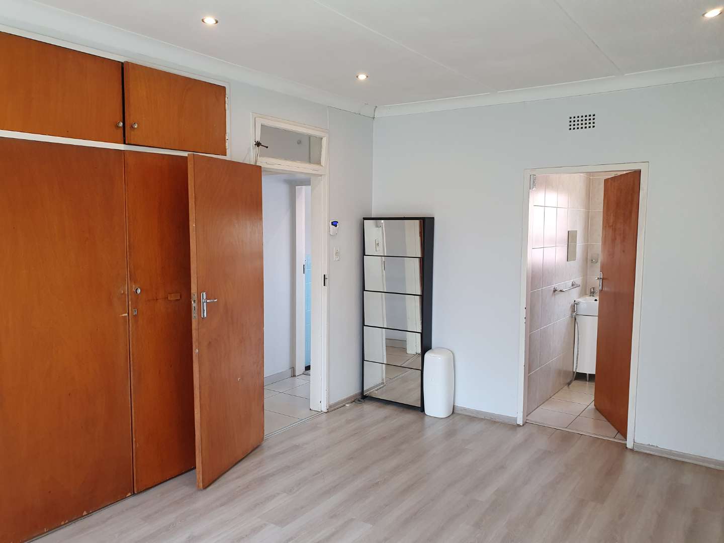 4 Bedroom Property for Sale in Robertsham Gauteng