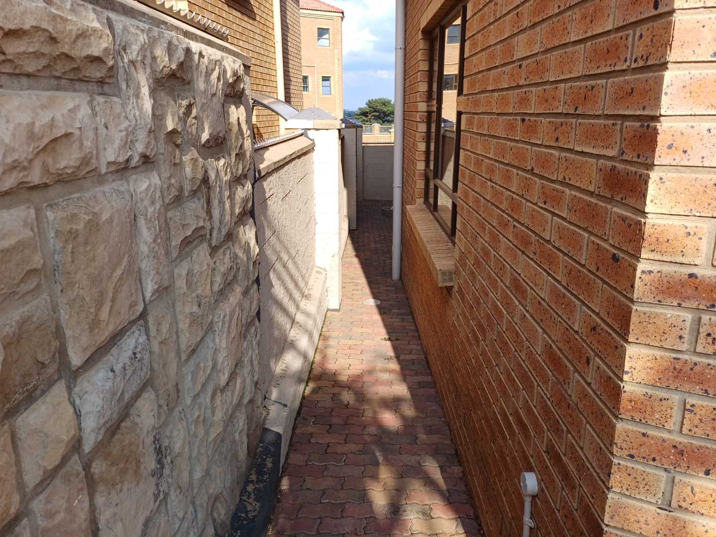 6 Bedroom Property for Sale in South Crest Gauteng