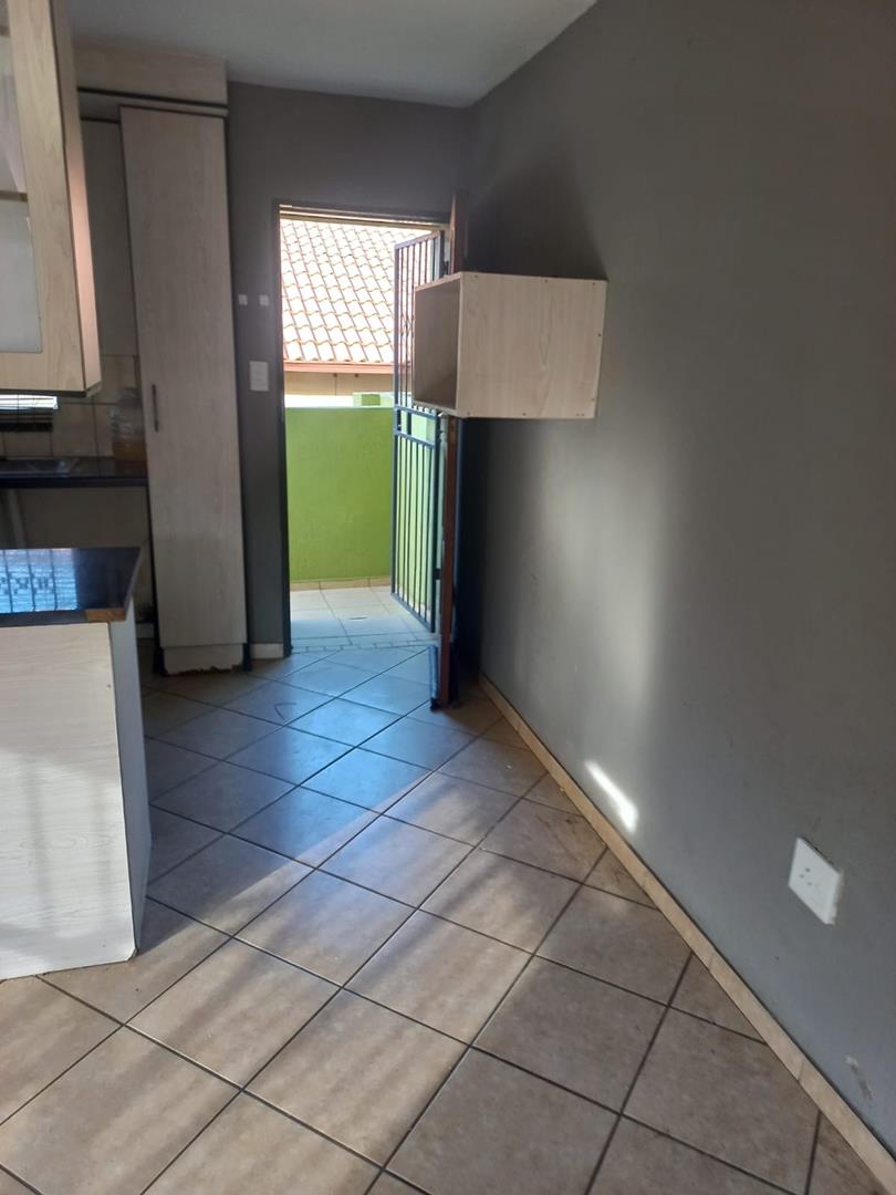 2 Bedroom Property for Sale in Lotus Gardens Gauteng