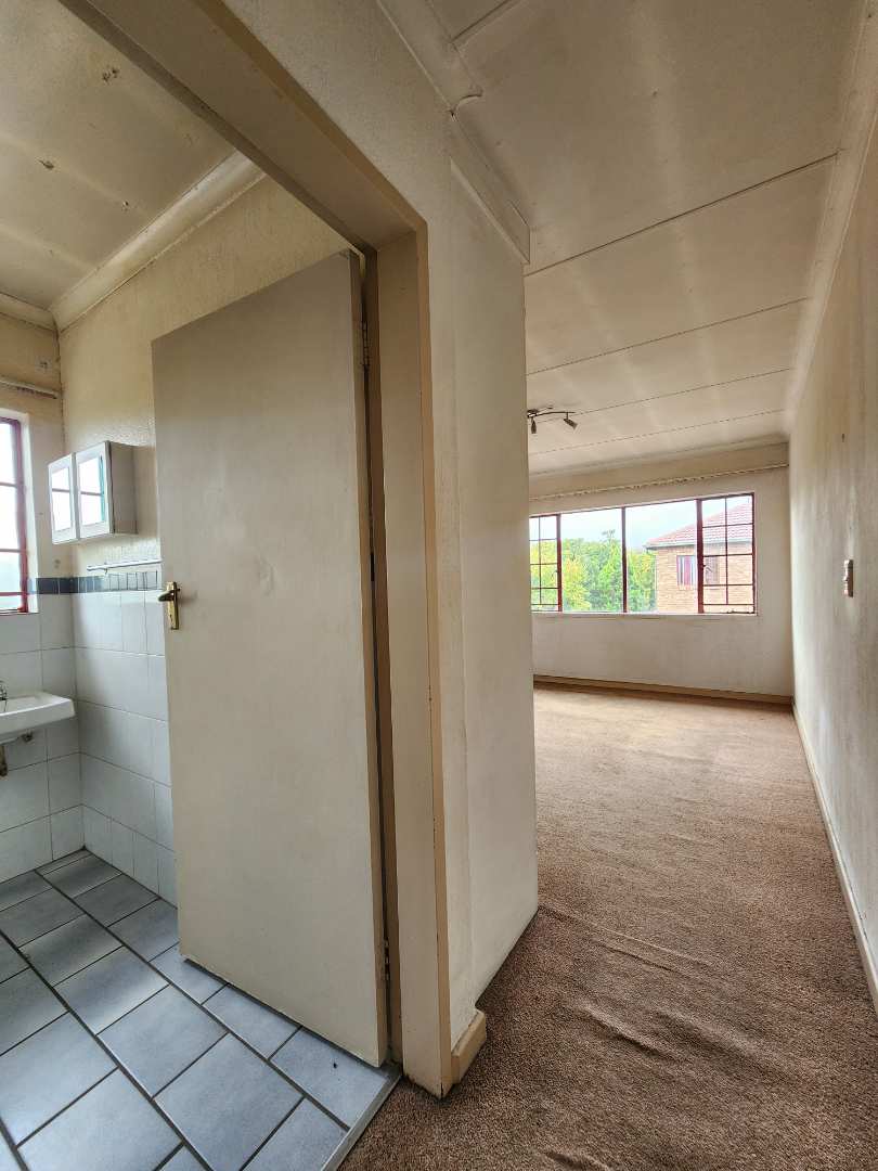 To Let 3 Bedroom Property for Rent in Moregloed Gauteng
