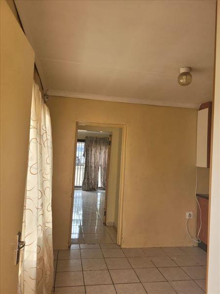 1 Bedroom Property for Sale in Birchleigh North Gauteng