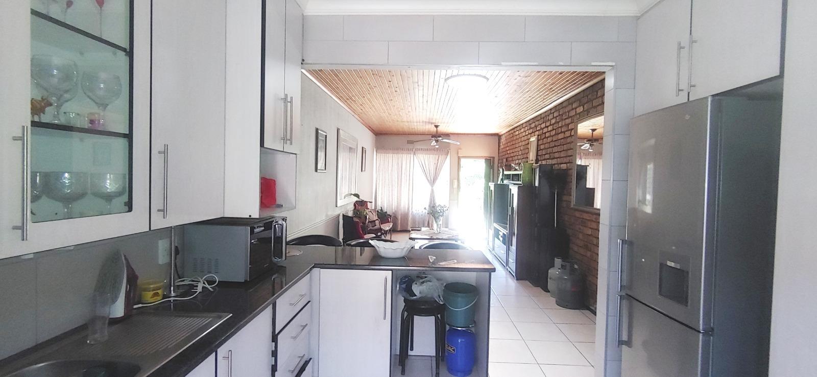 To Let 2 Bedroom Property for Rent in Albemarle Gauteng