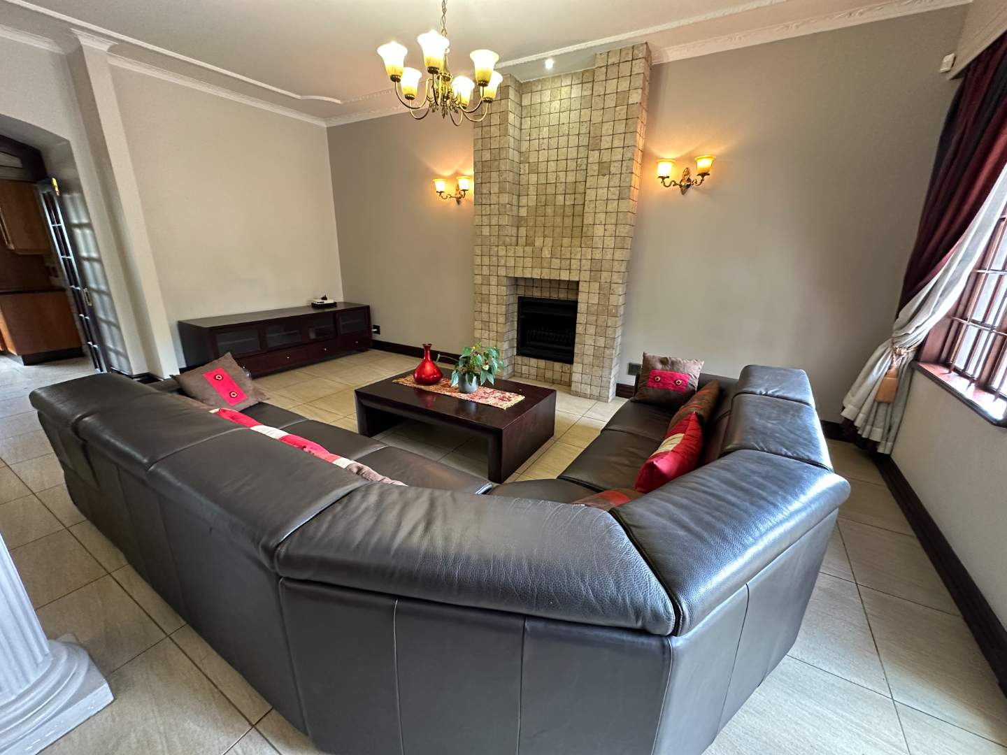 5 Bedroom Property for Sale in Dowerglen Gauteng