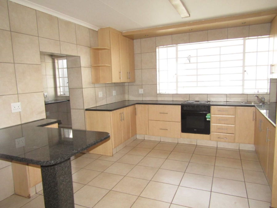 5 Bedroom Property for Sale in Sydenham Gauteng