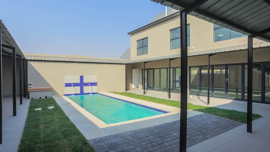 To Let 4 Bedroom Property for Rent in Waterfall Country Estate Gauteng