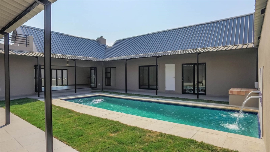 To Let 4 Bedroom Property for Rent in Waterfall Country Estate Gauteng