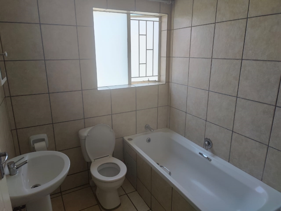 2 Bedroom Property for Sale in North Riding Gauteng