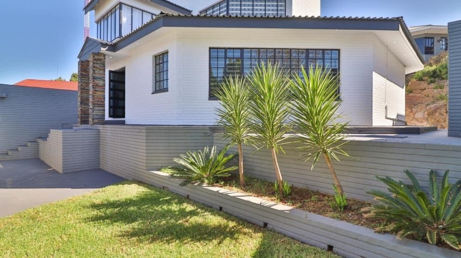 5 Bedroom Property for Sale in Roodekrans Gauteng