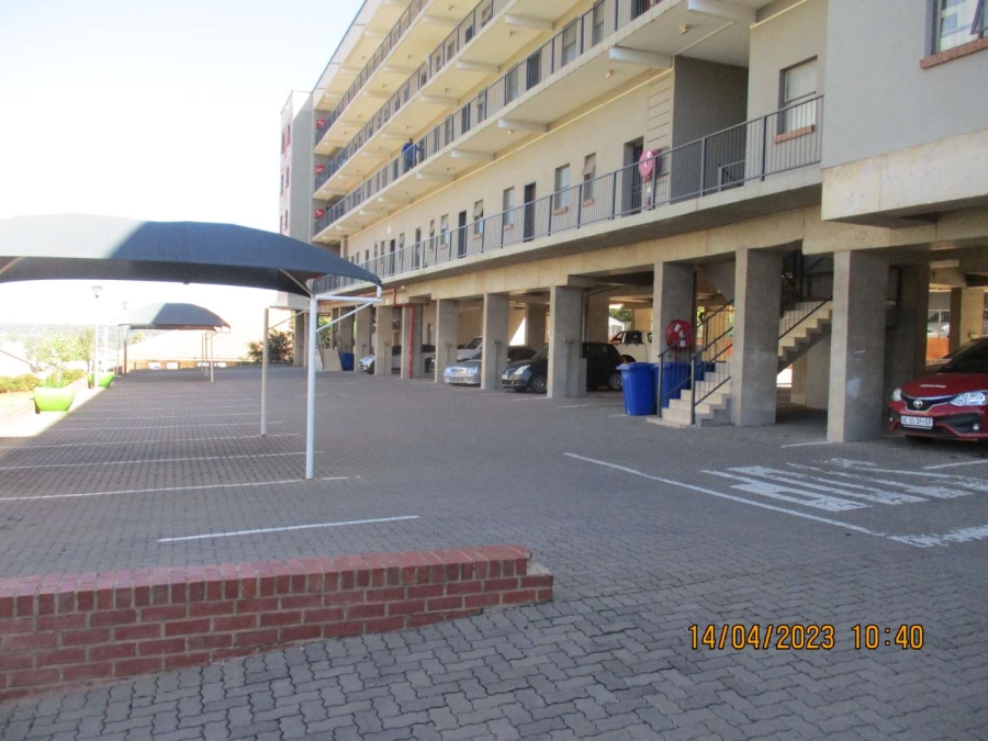 1 Bedroom Property for Sale in Die Hoewes Gauteng