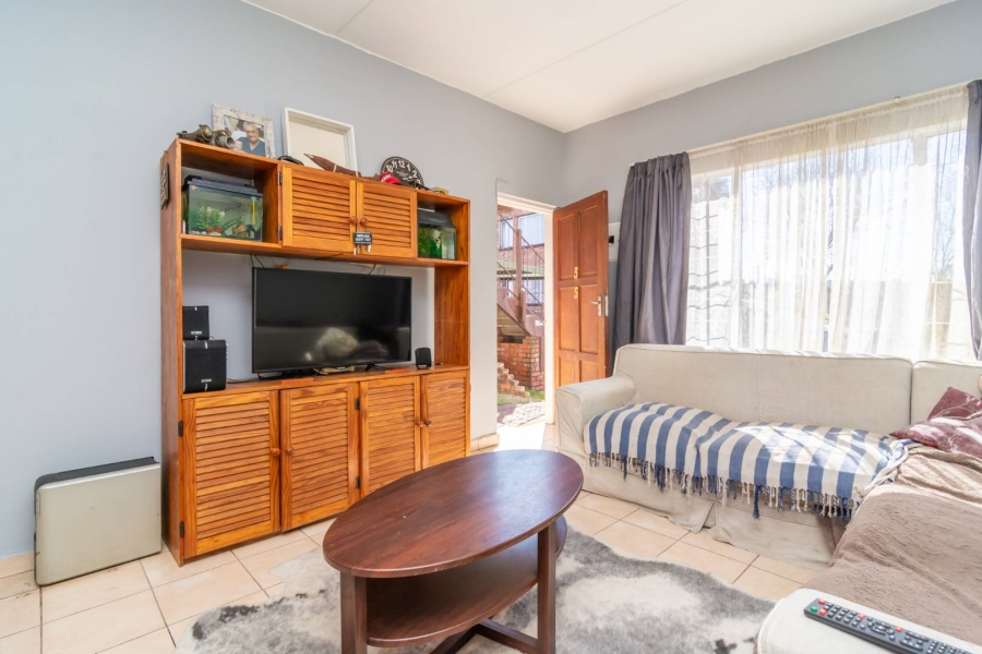 To Let 2 Bedroom Property for Rent in Groblerpark Gauteng