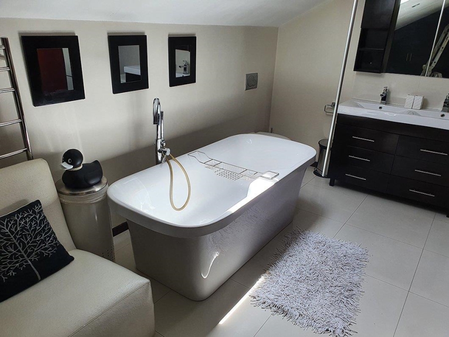 1 Bedroom Property for Sale in Strathavon Gauteng