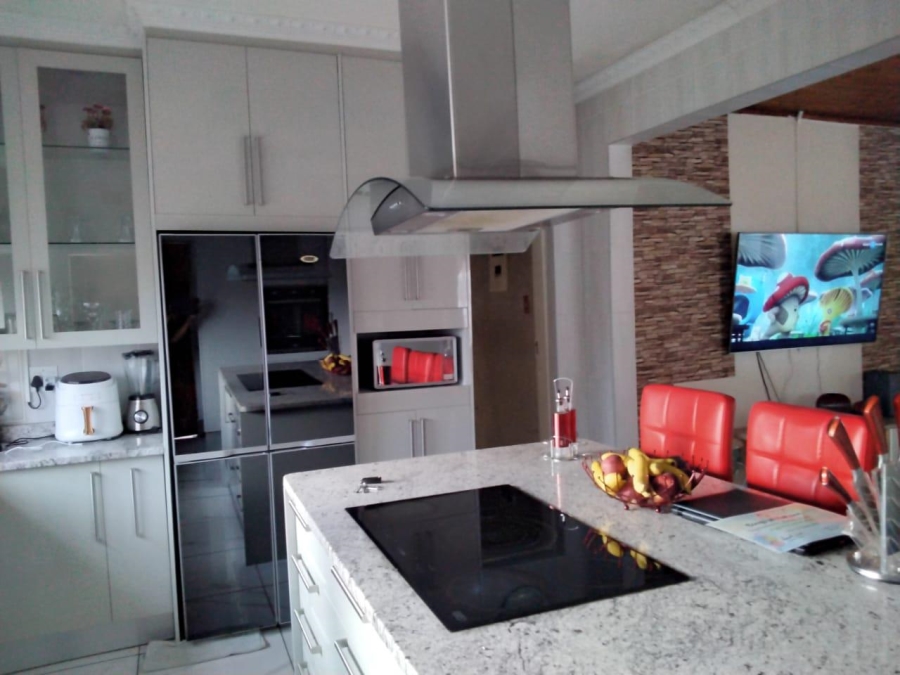 8 Bedroom Property for Sale in Geduld Gauteng