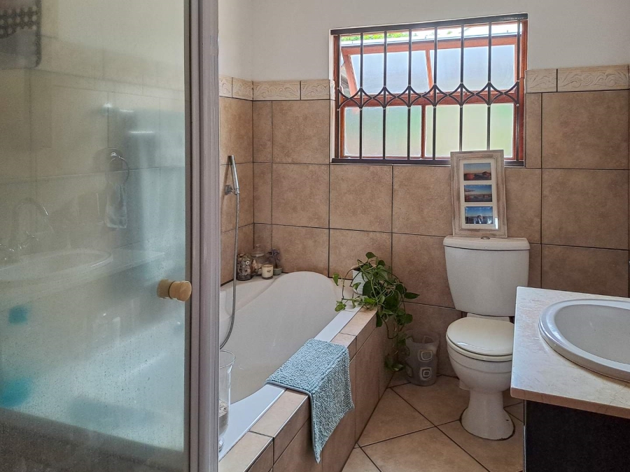 4 Bedroom Property for Sale in Doornrandje Gauteng