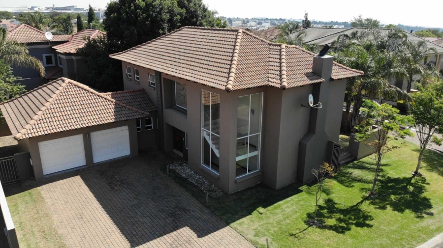 To Let 4 Bedroom Property for Rent in Greenstone Hill Gauteng